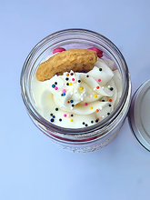Load image into Gallery viewer, Frosted Zoo Cookie Candle
