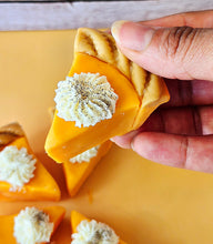 Load image into Gallery viewer, Pumpkin Pie Waxmelt Slices
