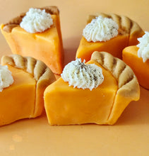 Load image into Gallery viewer, Pumpkin Pie Waxmelt Slices
